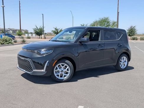 Certified 2025 Kia Soul S FWD image 33