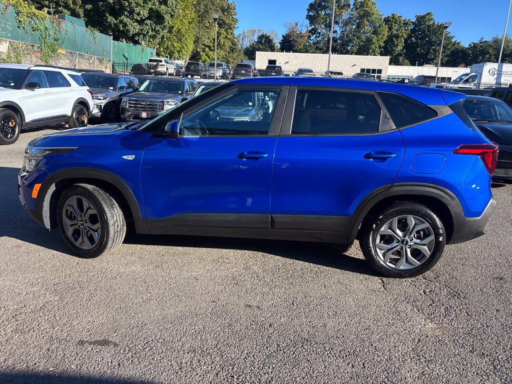 Used 2024 Kia Seltos LX AWD/4WD image 3
