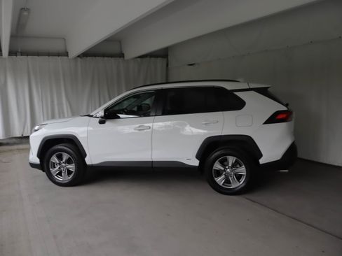 Used 2024 Toyota RAV4 XLE w/ Convenience Package AWD/4WD image 22