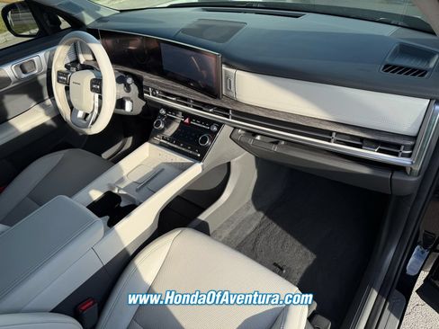 Used 2024 Hyundai Santa Fe Limited FWD image 10