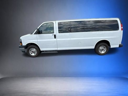 Used 2024 GMC Savana 3500 LT w/ LT Preferred Equipment Group RWD image 5