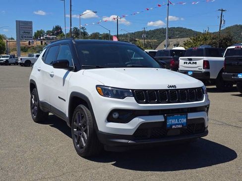 New 2026 Jeep Compass Limited w/ Sun, Sound & Navigation Group AWD/4WD image 7