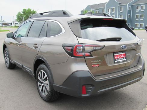 Used 2022 Subaru Outback Premium AWD/4WD image 8