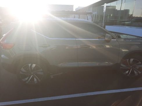 Used 2024 Volvo XC40 B5 Plus w/ Protection Package Premier image 2