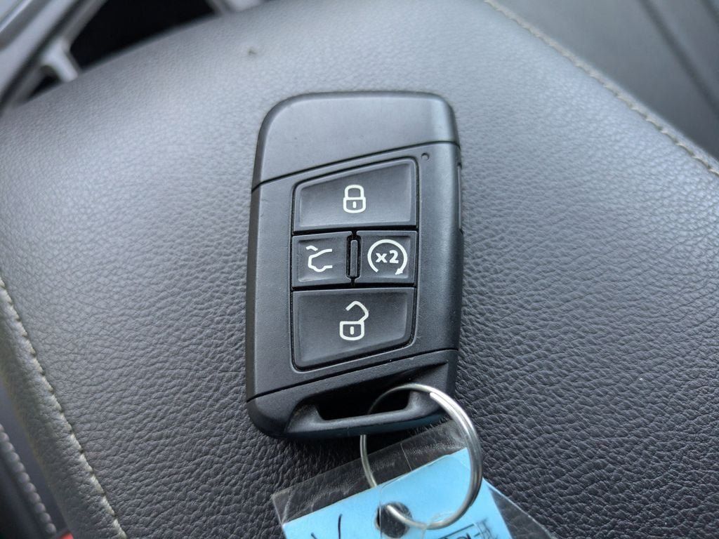 Used 2024 Volkswagen Tiguan SE FWD image 28