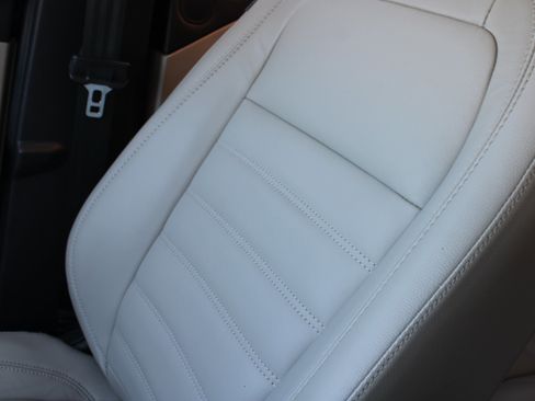 Used 2019 Ford Escape Titanium image 30