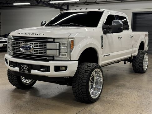Used 2017 Ford F250 Platinum w/ FX4 Off-Road Package AWD/4WD image 3