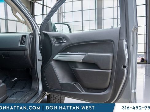 Used 2020 Chevrolet Colorado LT RWD image 29