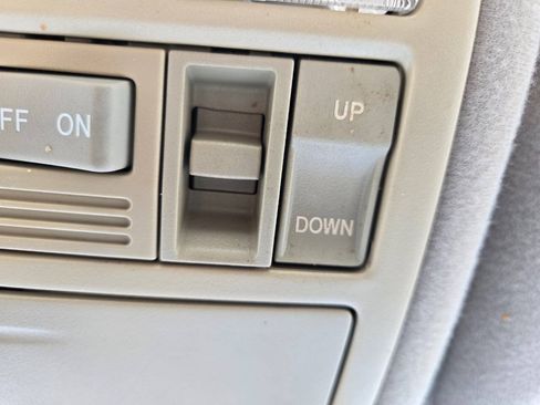 Used 2011 Toyota Camry Hybrid w/ Upgrade Pkg FWD image 21
