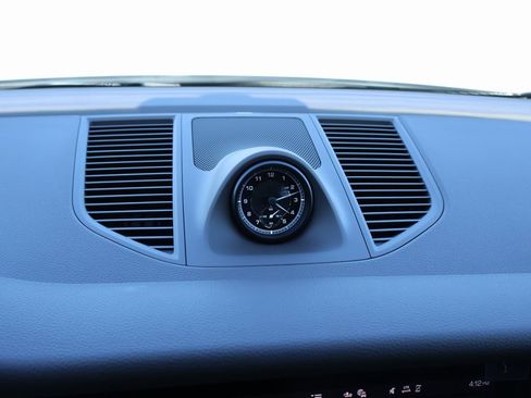 New 2026 Porsche Macan image 22