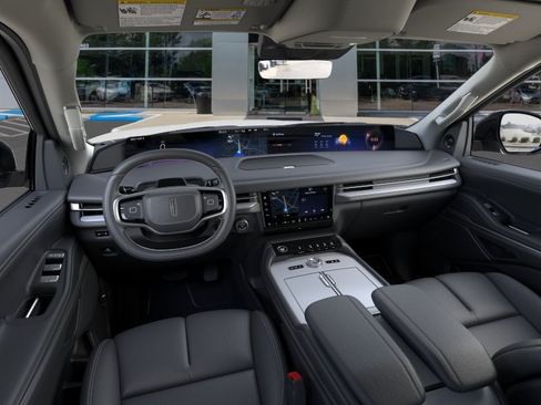 New 2026 Lincoln Navigator L Premier AWD/4WD image 9