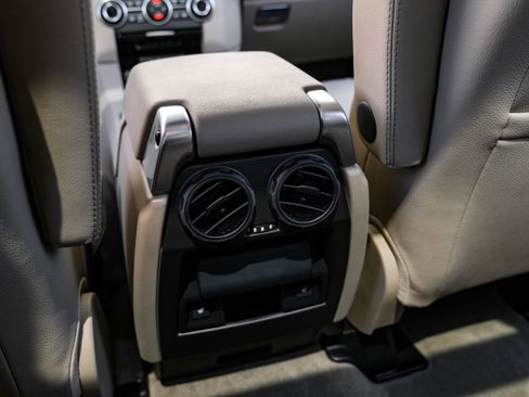 Used 2016 Land Rover LR4 HSE image 37