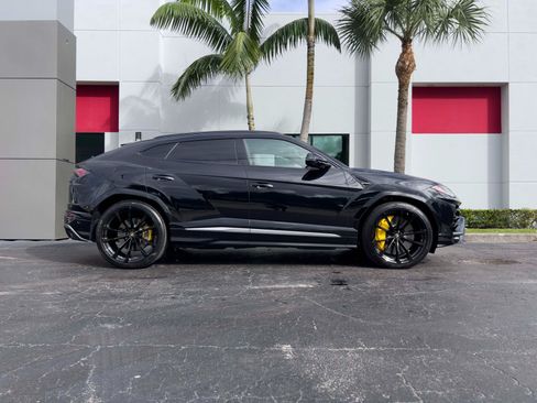 Used 2020 Lamborghini Urus AWD/4WD image 2