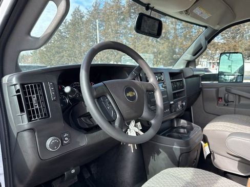 New 2025 Chevrolet Express 4500 w/ Power Convenience Package RWD image 16