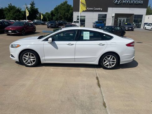 Used 2016 Ford Fusion SE FWD image 10