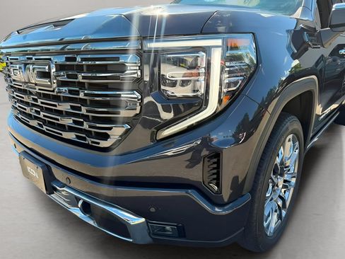 Used 2023 GMC Sierra 1500 Denali Ultimate AWD/4WD image 9