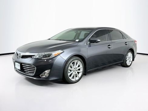 Used 2013 Toyota Avalon Limited w/ Technology Pkg FWD image 3