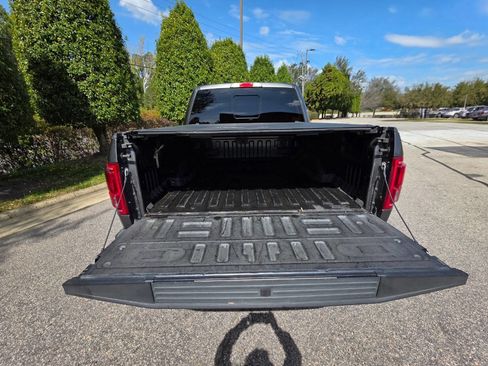 Used 2017 Ford F150 Lariat w/ Equipment Group 502A Luxury image 6