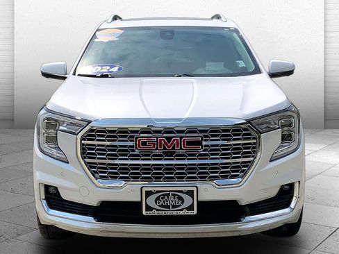 Used 2024 GMC Terrain Denali w/ Denali Premium Package AWD/4WD image 2