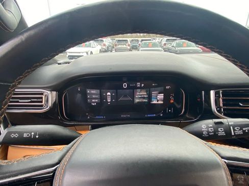 Used 2022 Jeep Grand Wagoneer Series III image 15