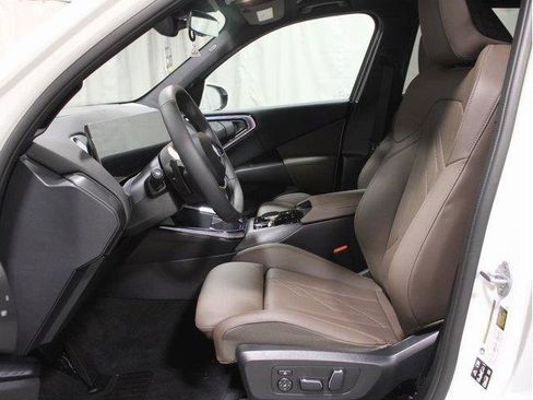 Used 2025 BMW X3 xDrive30i image 4