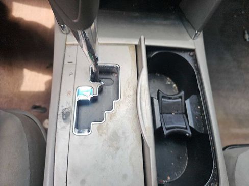 Used 2010 Toyota Camry LE FWD image 18