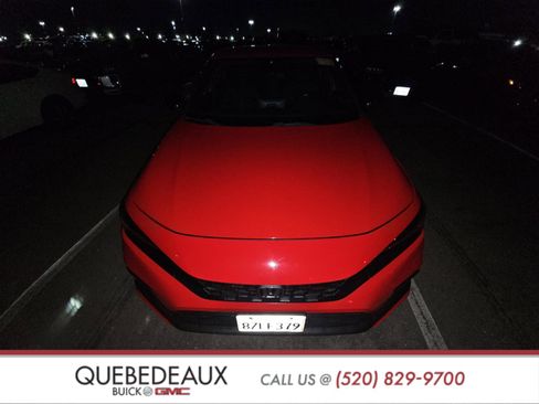 Used 2022 Honda Civic Sport image 2