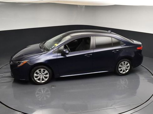 Used 2023 Toyota Corolla LE image 41