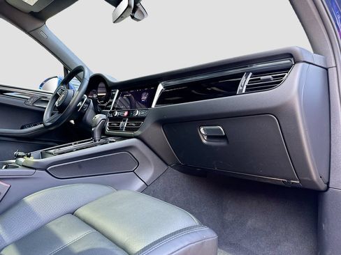 Certified 2026 Porsche Macan AWD/4WD image 31