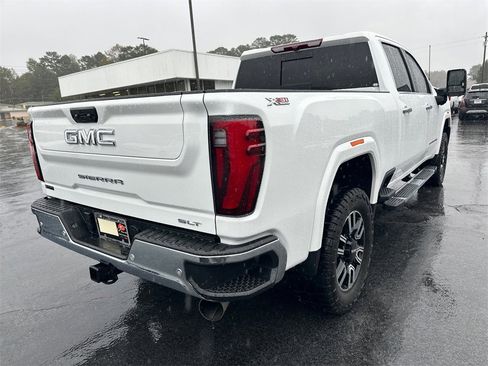 Used 2024 GMC Sierra 2500 SLT w/ SLT Premium Package image 6
