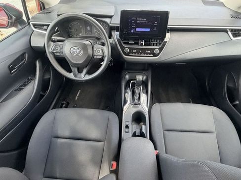 Used 2025 Toyota Corolla LE FWD image 12