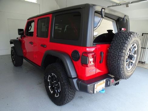 Certified 2025 Jeep Wrangler Unlimited Rubicon 4xe w/ Safety Group AWD/4WD image 18