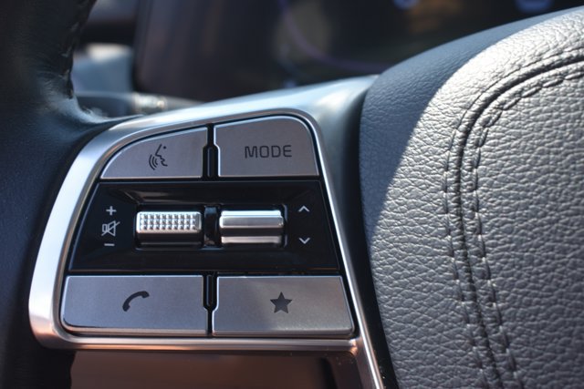 Used 2025 Kia Telluride S FWD image 21
