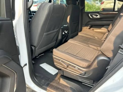 Used 2022 GMC Yukon SLE AWD/4WD image 12