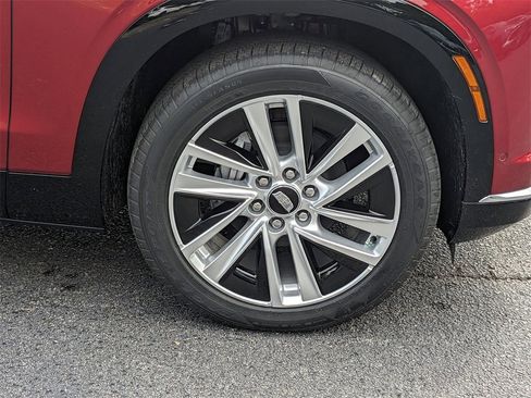 New 2026 Cadillac Vistiq Luxury w/ LPO, Floor Liner Package image 14