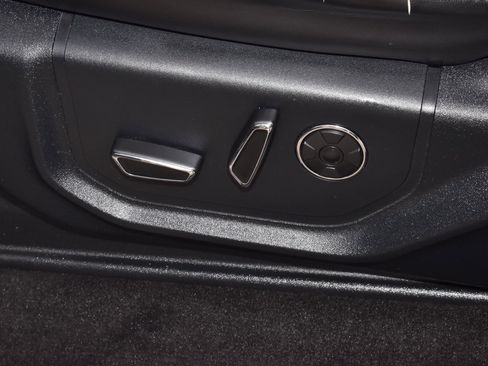 Used 2020 Ford F150 Platinum w/ Equipment Group 701A Luxury image 36