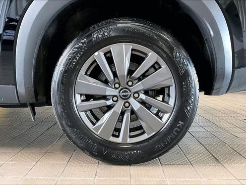 Used 2025 Nissan Pathfinder SV FWD image 32