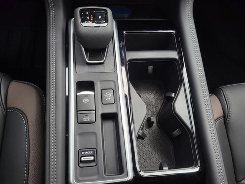 New 2026 Nissan Pathfinder Platinum w/ Accent Package FWD image 25