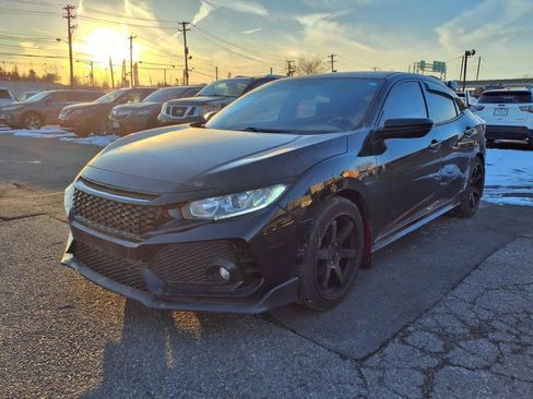 Used 2018 Honda Civic Sport image 3