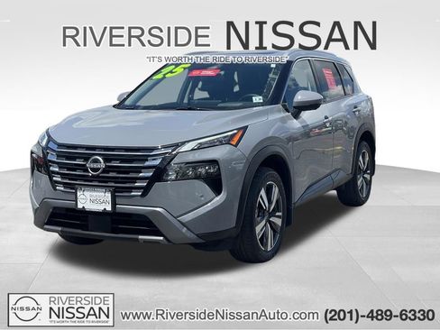 Certified 2025 Nissan Rogue SL w/ SL Premium Package AWD/4WD image 1