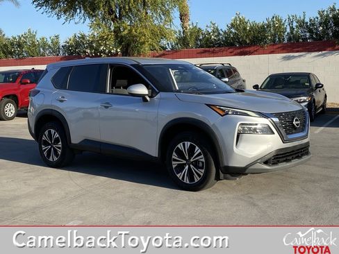 Used 2023 Nissan Rogue SV image 1