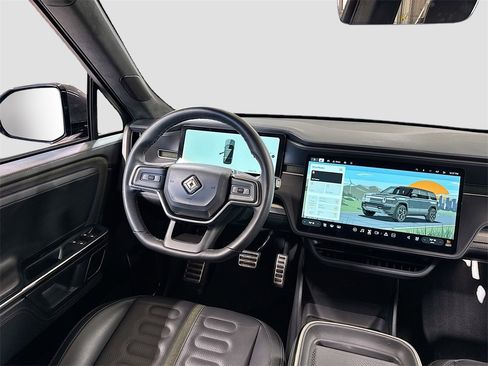 Used 2024 Rivian R1S Adventure image 16