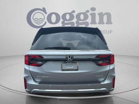 Certified 2025 Honda Odyssey Touring image 4