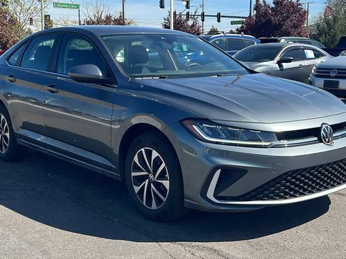 Used 2025 Volkswagen Jetta S image 3