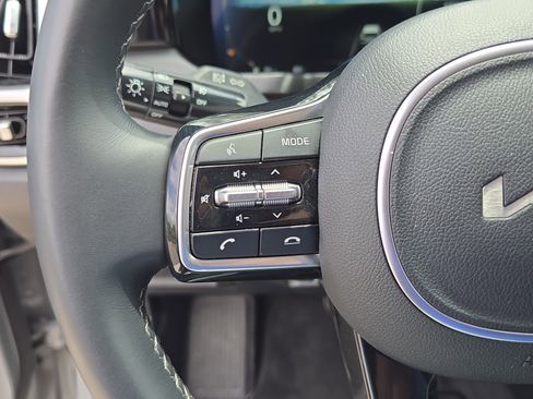 Certified 2023 Kia Sorento SX image 32