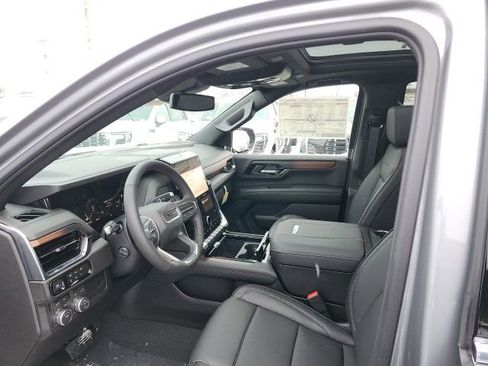New 2026 GMC Yukon Denali w/ Sun & Power Step Package image 17