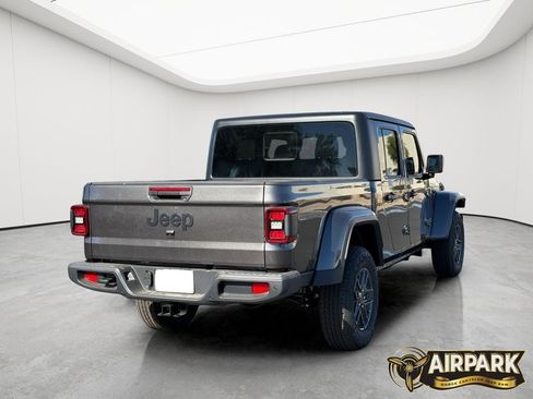 New 2025 Jeep Gladiator Sport AWD/4WD image 4