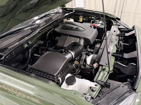 Used 2022 Toyota Tacoma TRD Off-Road image 24