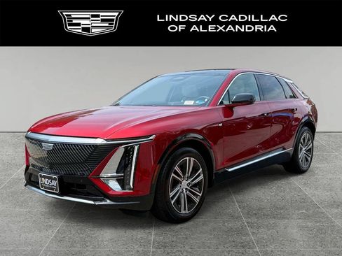 Used 2026 Cadillac Lyriq Luxury w/ LPO, Floor Liner Package AWD/4WD image 1