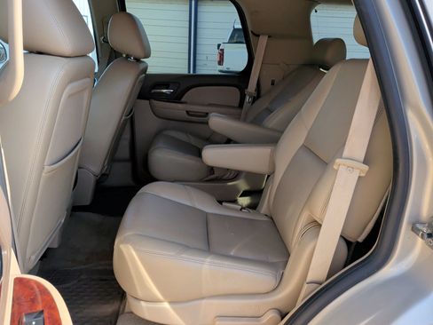 Used 2010 GMC Yukon SLT w/ Texas Edition RWD image 13